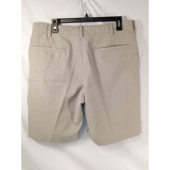 IZOD Men's Golf Shorts 1 Black 1  Tan Size 34 - Picture 7 of 9